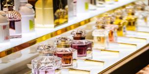 محل متخصص في العطور الشرقية والمزج حسب الطلب